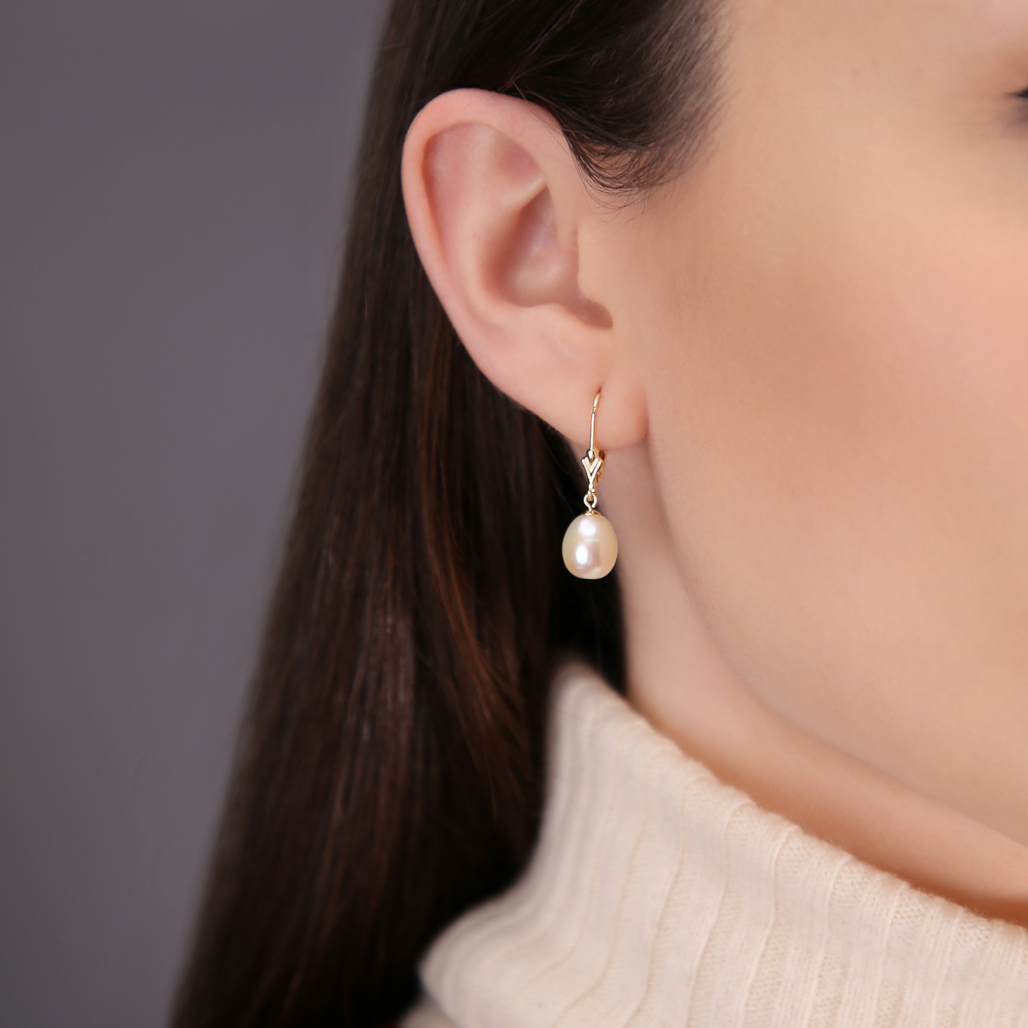 14K Gold Freshwater Pearl Drop Dangle Leverback Earrings
