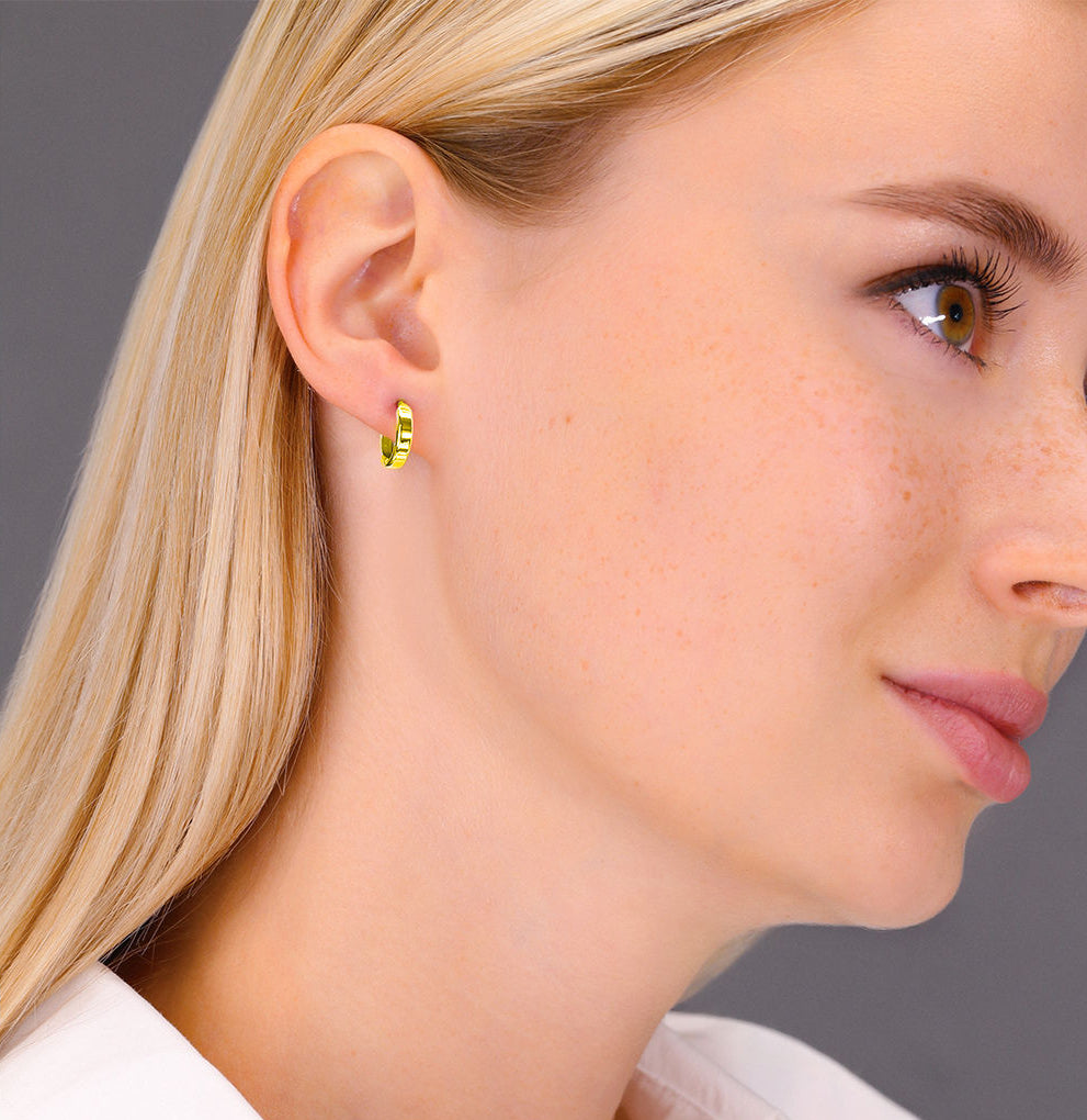 14K Yellow Gold Plain Huggie Hoop Earrings