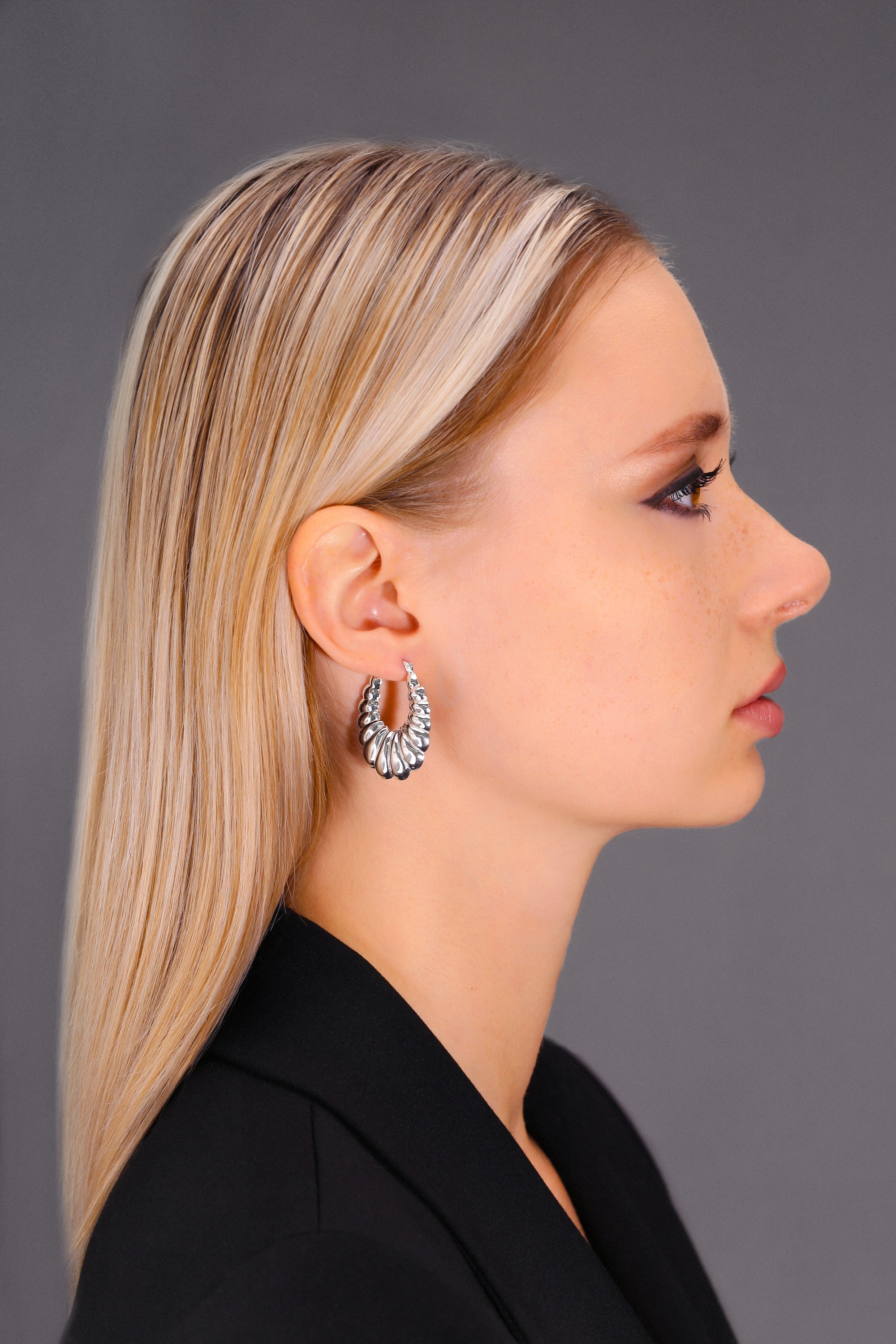 Shrimp-textured Medium Oval Hoop Earrings in Sterling Silver