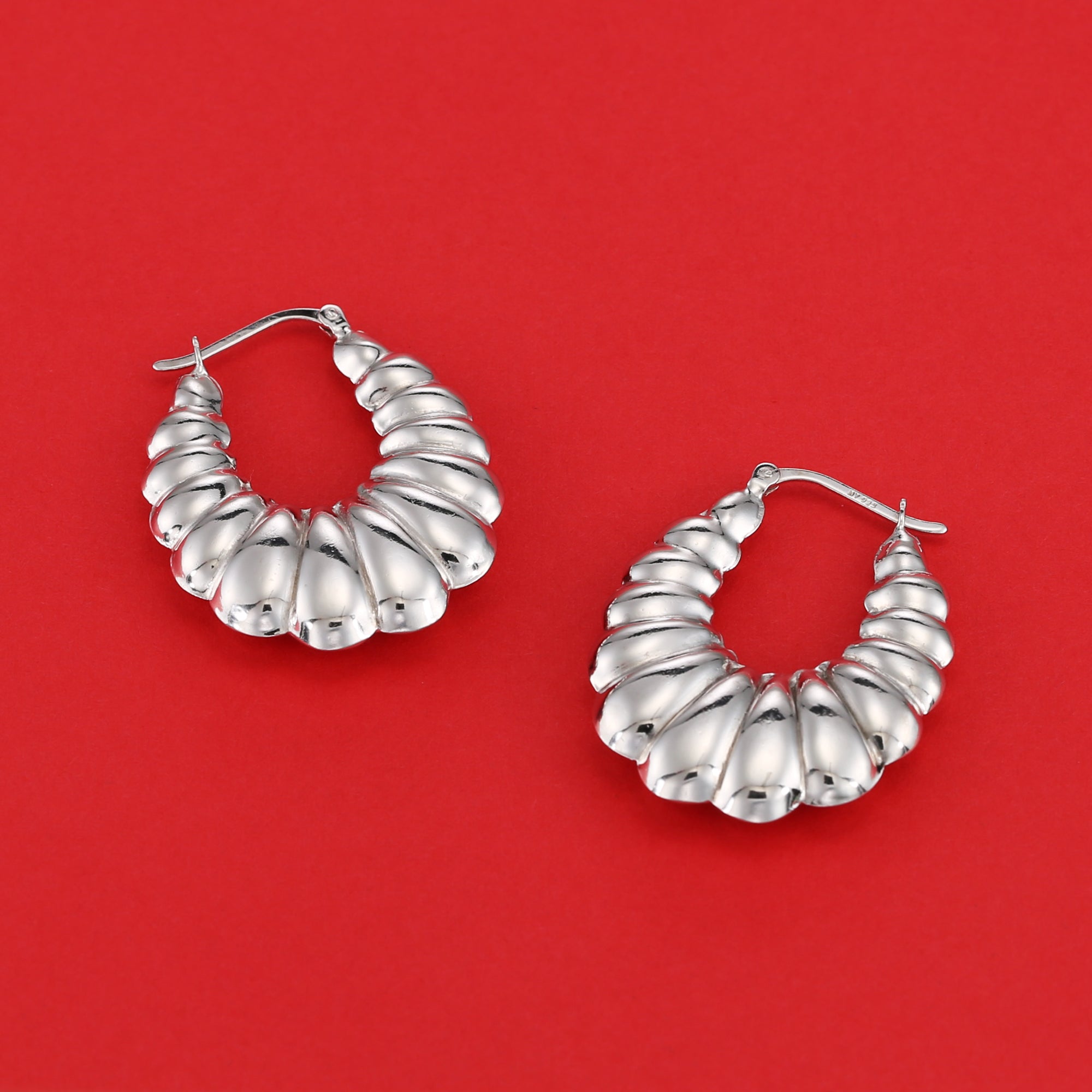Shrimp-textured Medium Oval Hoop Earrings in Sterling Silver