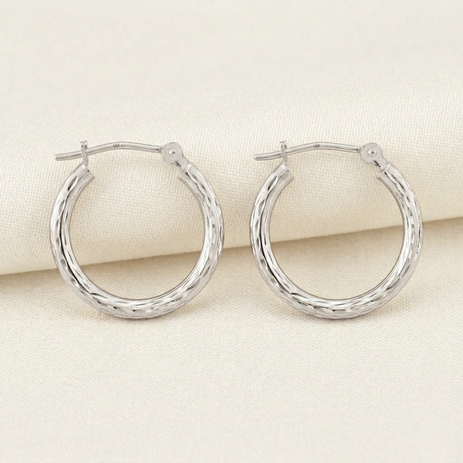 10K White Gold Diamond-Cut Hoop Earrings