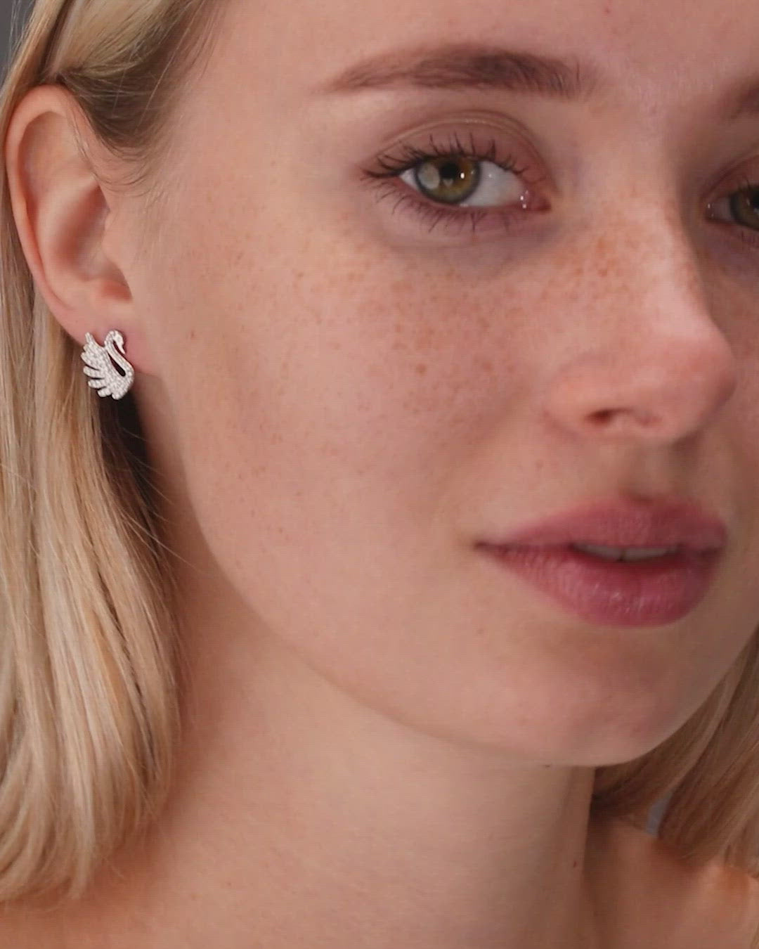 Curved grains clearance stud earrings