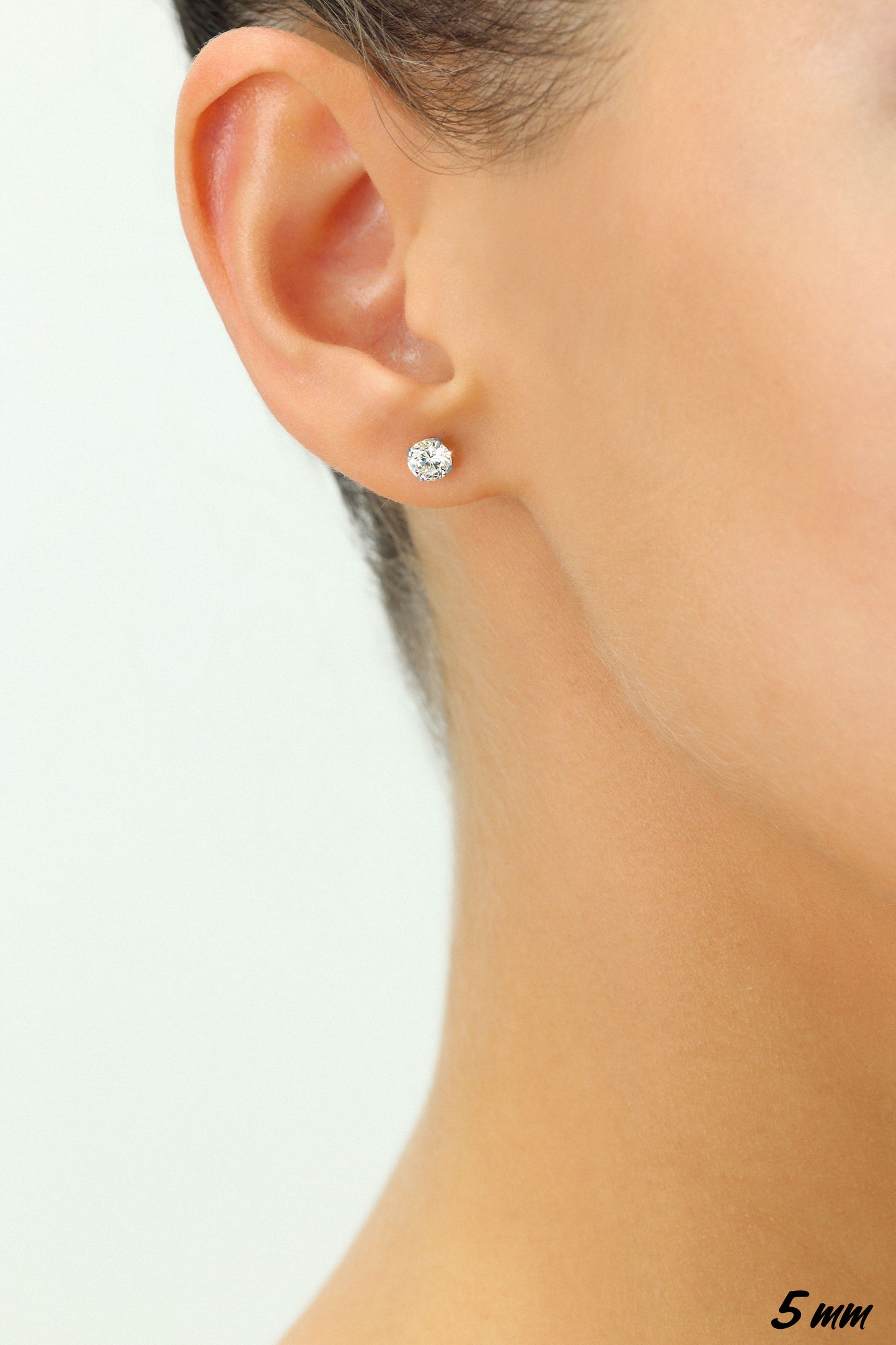 14k White Gold Classic Zirconia Solitaire Stud, Single Earring, Screwback (Unisex)
