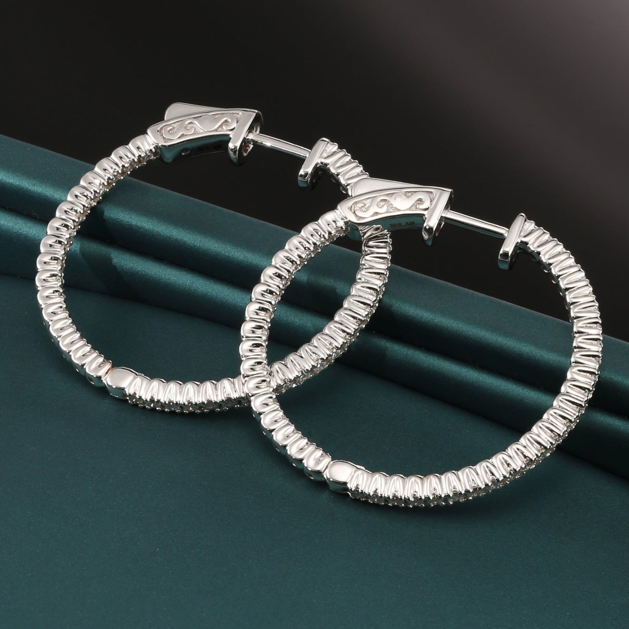 14k White Gold Diamond Hoop Earrings, 0.80 carats