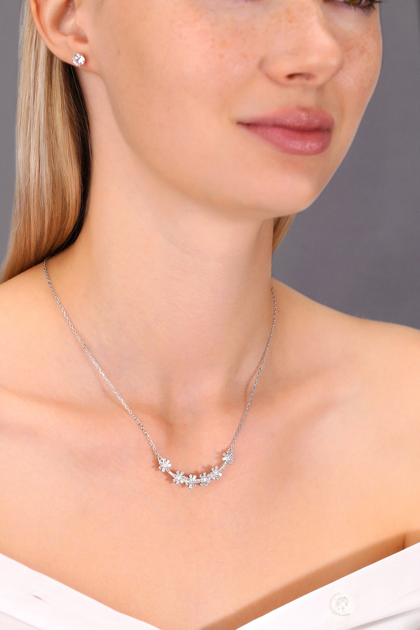 Chrystal Daisies, Sterling Silver Necklace with Cubic Zirconia