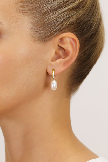 14k Yellow Gold Freshwater Pearl Dangle Earrings